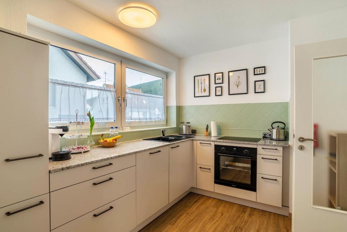 Ferienwohnung am Enzufer mit Balkon in Bad Wildbad im Schwarzwald Exterior foto